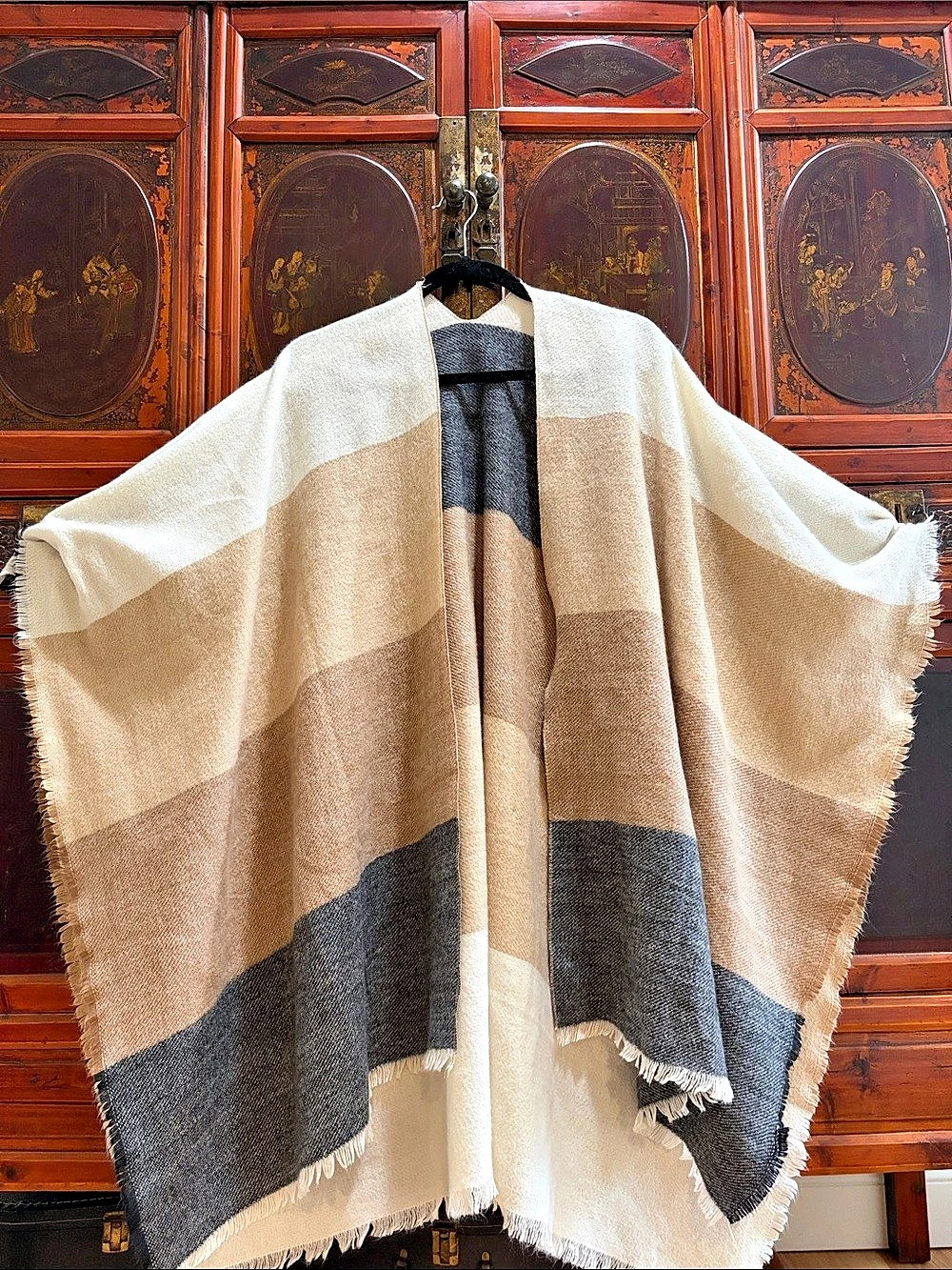 Old Navy Color Block Wrap Scarf in Tan & Gray